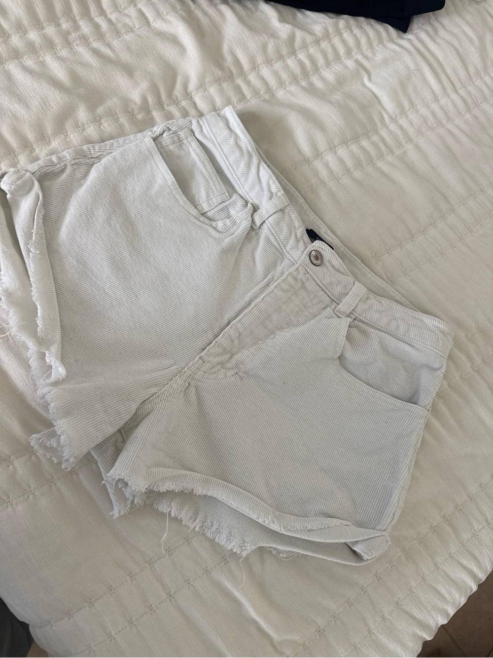Women's White Frayed Hem Shorts